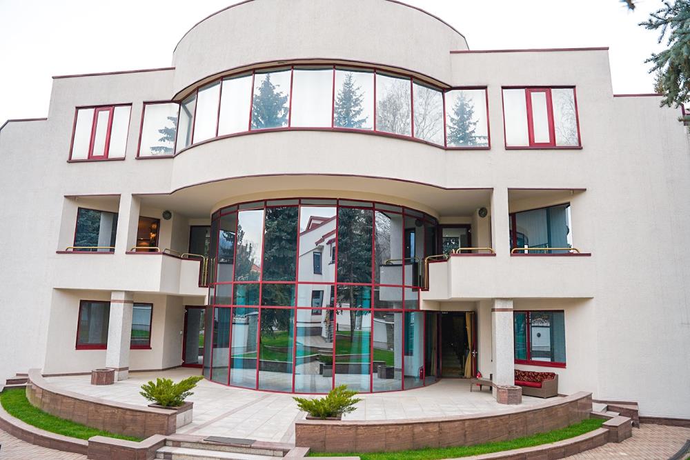 Фото Отдельный дом, 8 комн, 1700м²