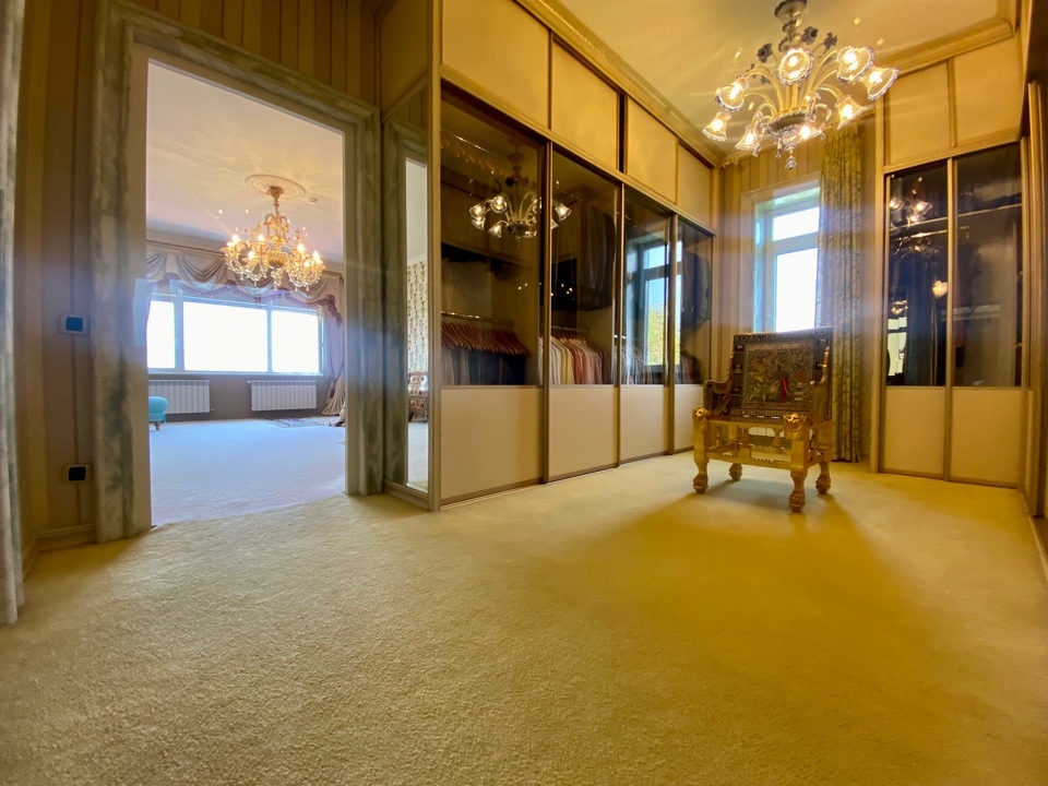 Фото Отдельный дом, 7 комн, 740м²