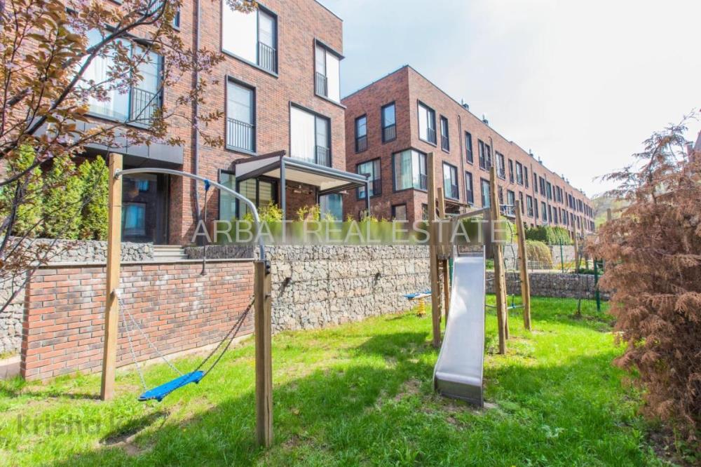 Фото Квартира, 3 комн, 100 м², 1/3 эт.