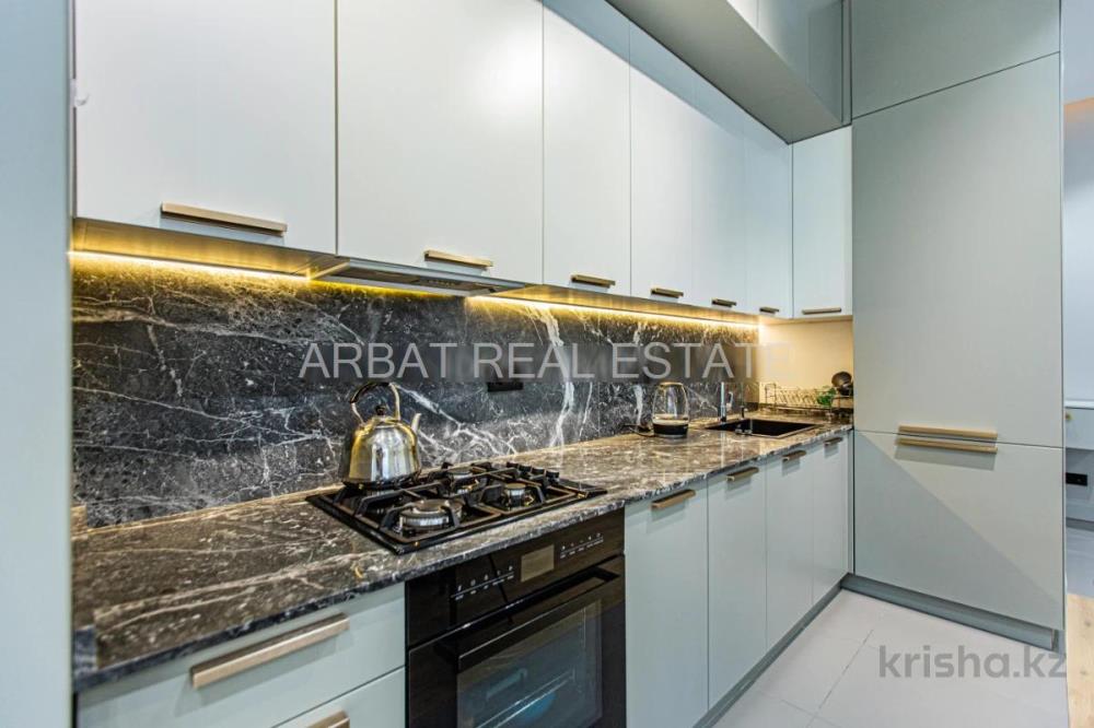 Фото Квартира, 3 комн, 100 м², 1/3 эт.