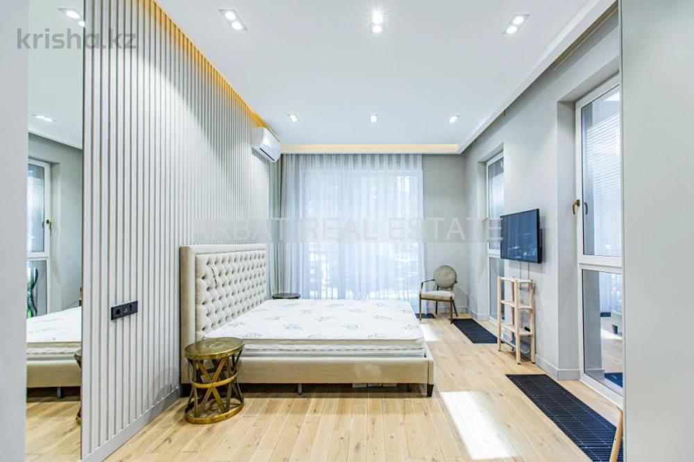 Фото Квартира, 3 комн, 100 м², 1/3 эт.