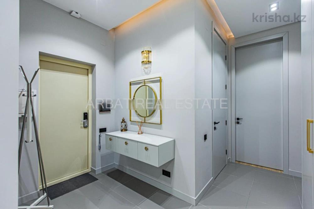 Фото Квартира, 3 комн, 100 м², 1/3 эт.