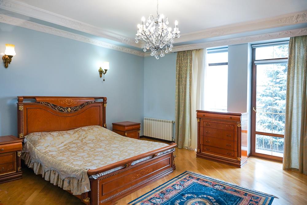 Фото Отдельный дом, 10 комн, 1647м²