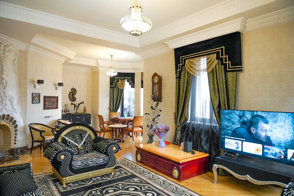 Фото Отдельный дом, 10 комн, 1647м²