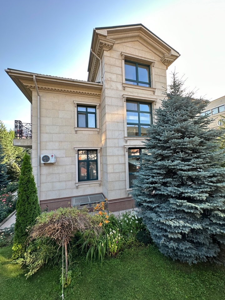 Фото Отдельный дом, 9 комн, 930м²