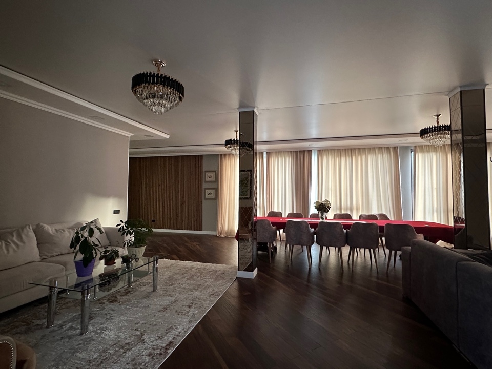 Фото Отдельный дом, 7 комн, 400м²