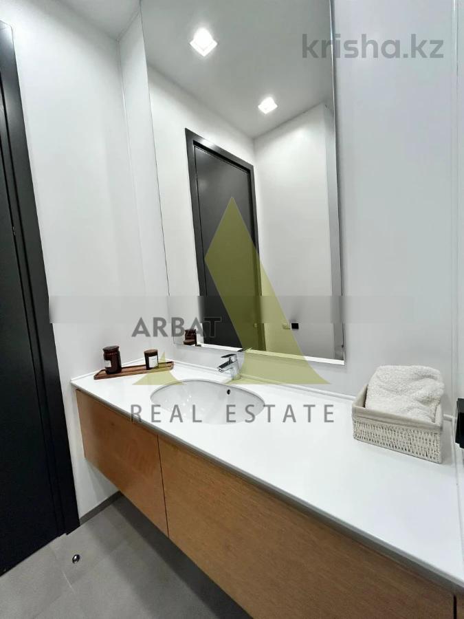 Фото Квартира, 5 комн, 300 м², 3/3 эт.