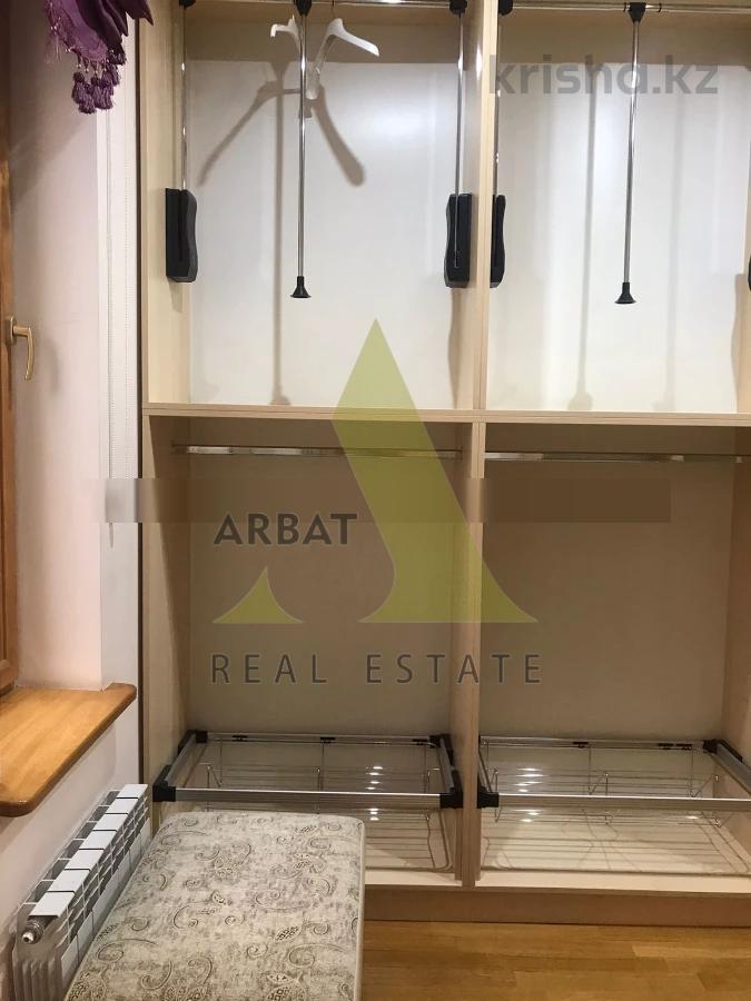 Фото Квартира, 4 комн, 182 м², 4/4 эт., 2004 г.п.