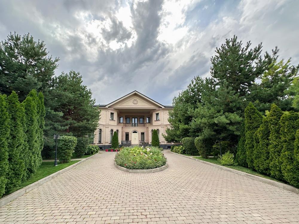 Фото Отдельный дом, 10 комн, 1200м²