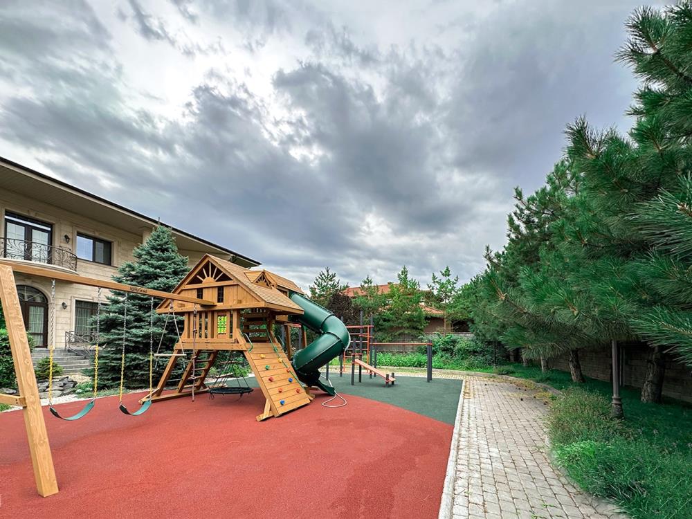 Фото Отдельный дом, 10 комн, 1200м²