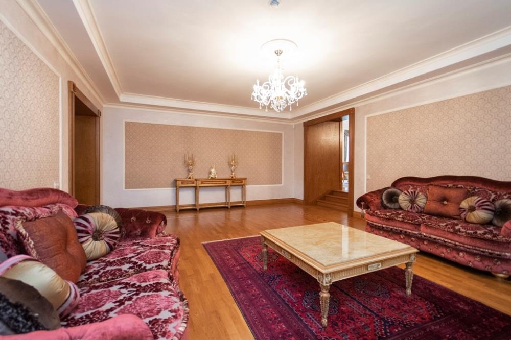 Фото Отдельный дом, 9 комн, 940м²