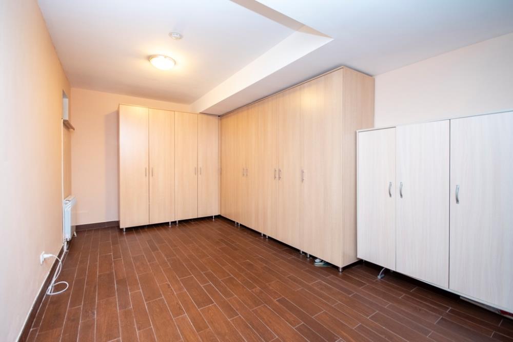 Фото Отдельный дом, 9 комн, 940м²