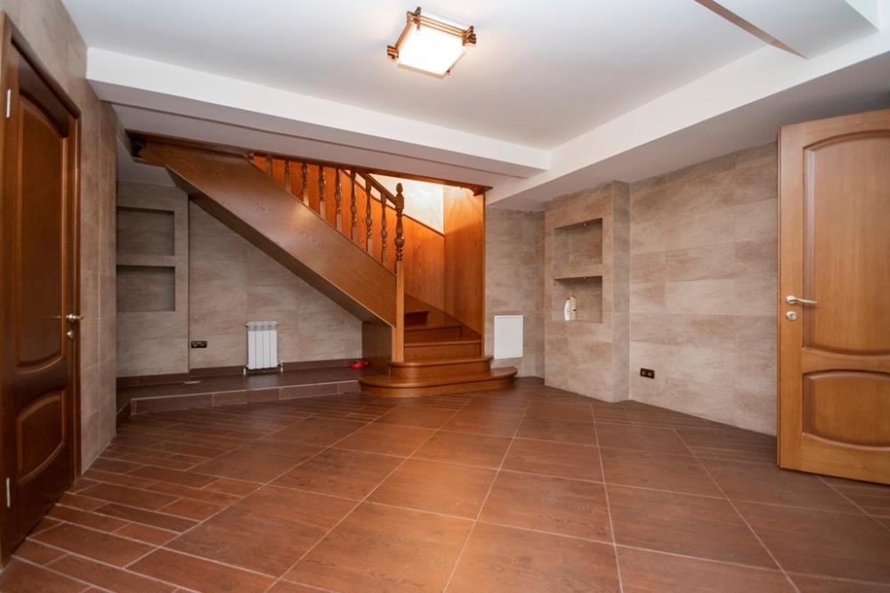 Фото Отдельный дом, 9 комн, 940м²