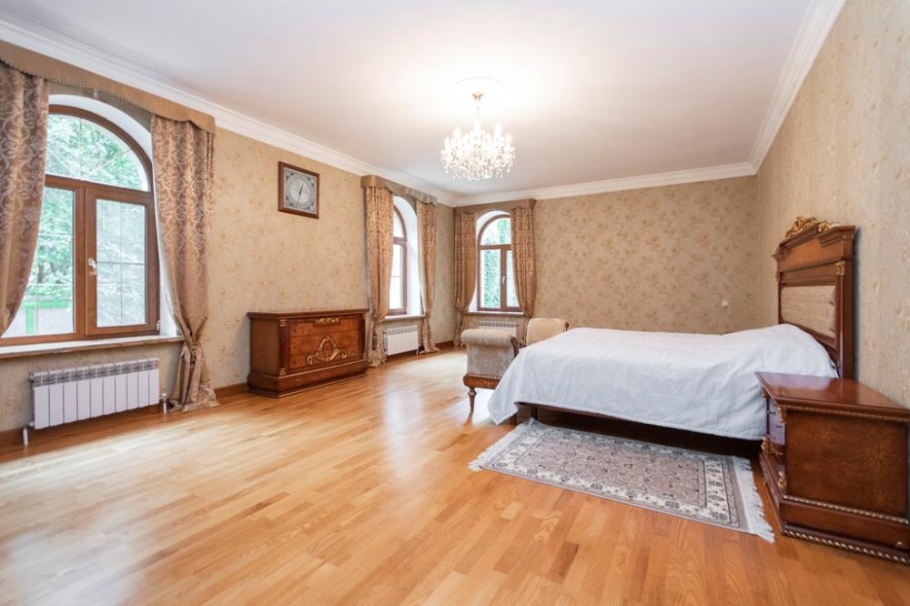 Фото Отдельный дом, 9 комн, 940м²