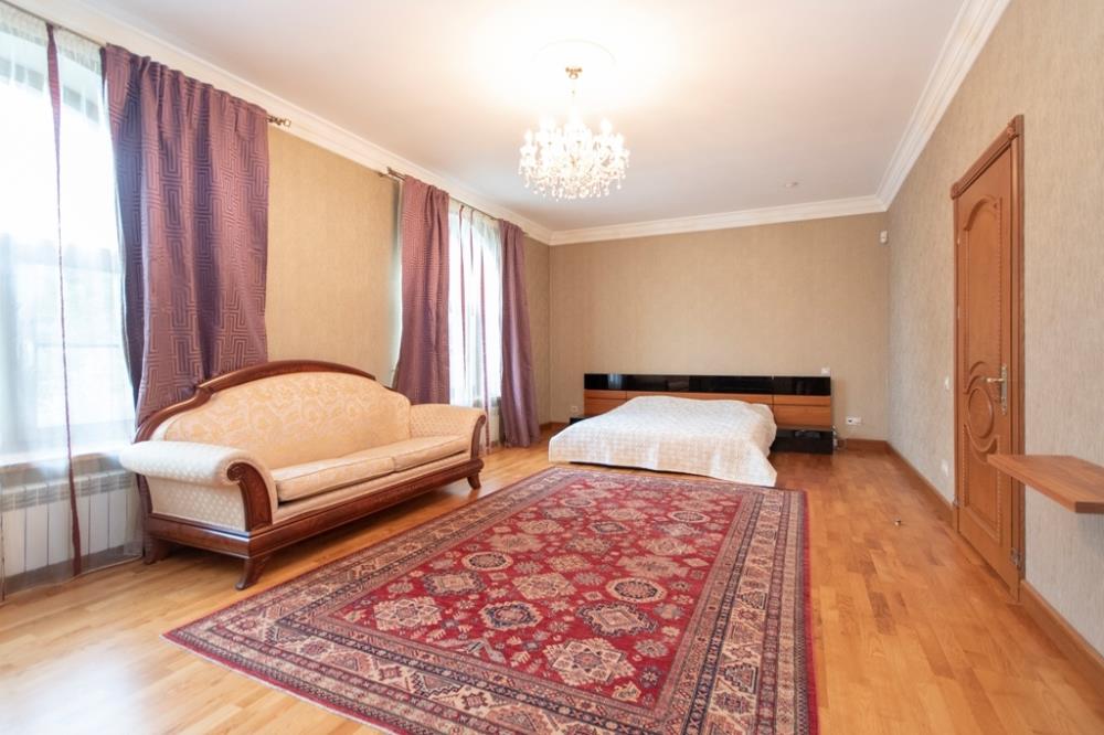 Фото Отдельный дом, 9 комн, 940м²