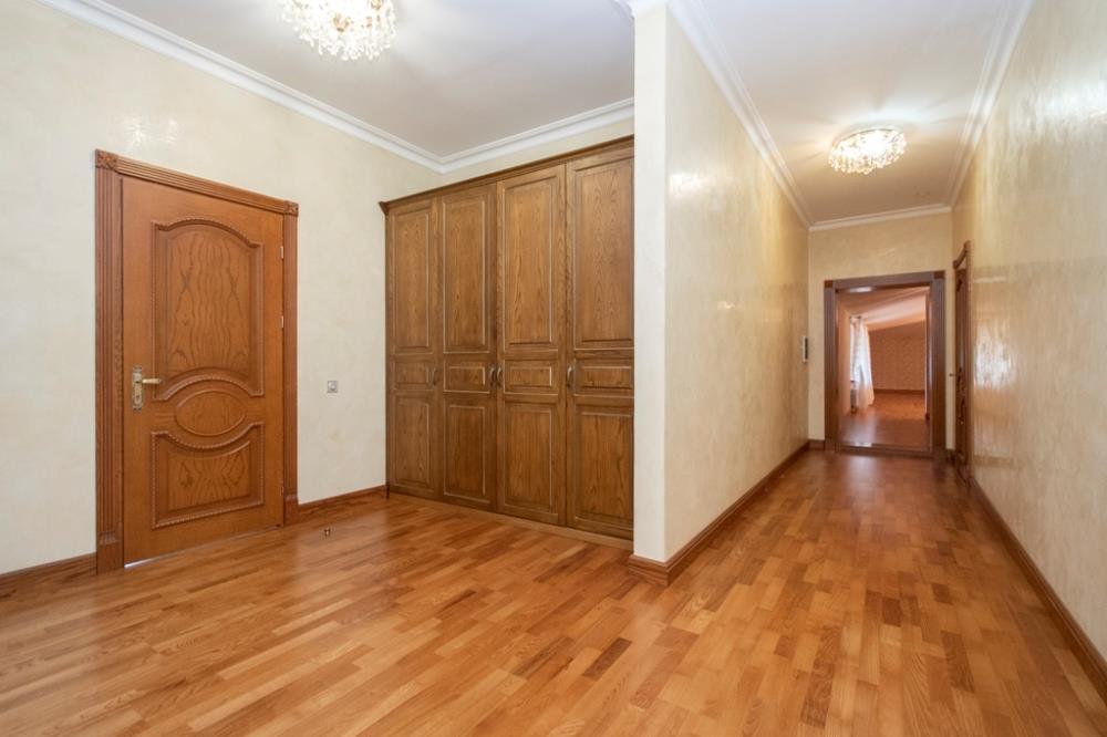 Фото Отдельный дом, 9 комн, 940м²
