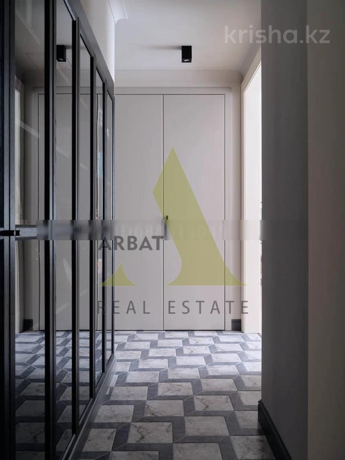 Фото Квартира, 4 комн, 145 м², 3/3 эт.