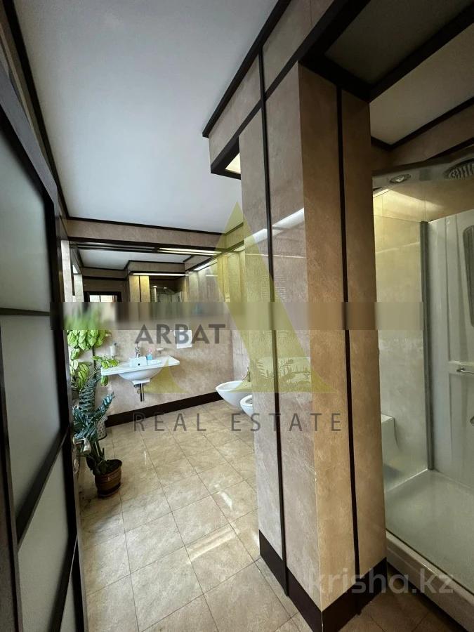 Фото Квартира, 4 комн, 215.3 м², 13/13 эт., 2002 г.п.