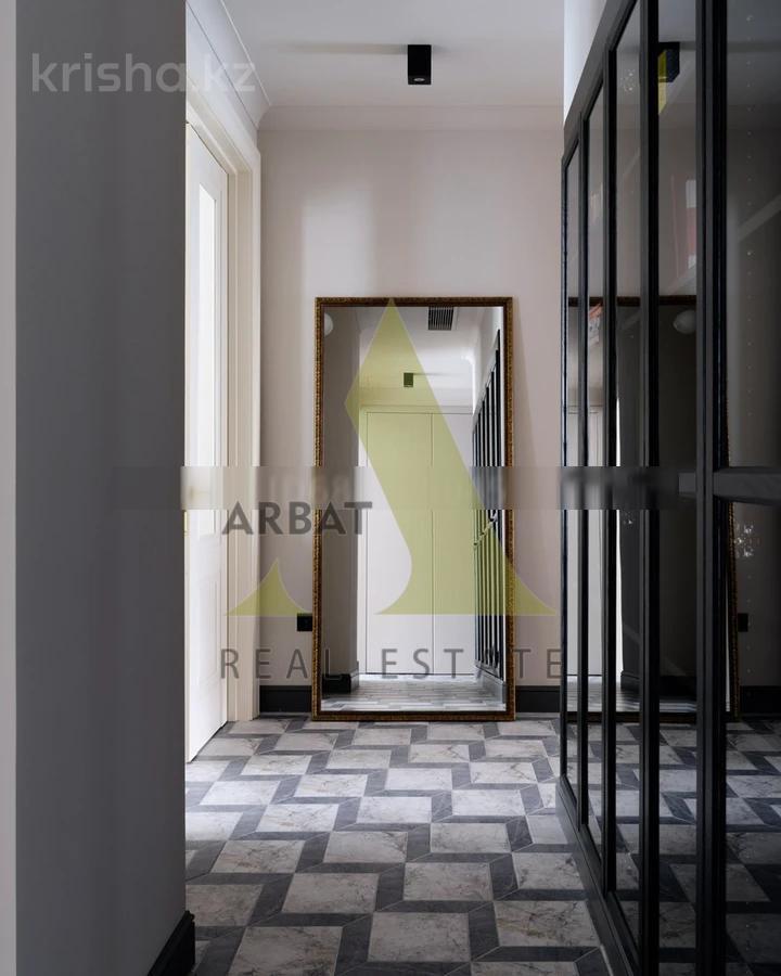 Фото Квартира, 4 комн, 145 м², 3/3 эт.