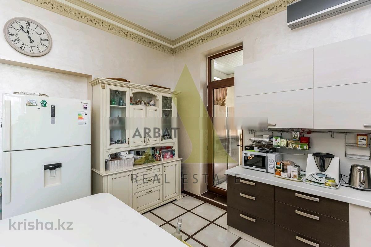 Фото Отдельный дом, 9 комн, 1090м²