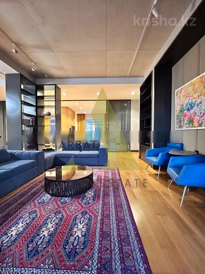 Фото Квартира, 5 комн, 300 м², 3/3 эт.