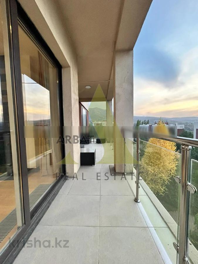 Фото Квартира, 5 комн, 300 м², 3/3 эт.