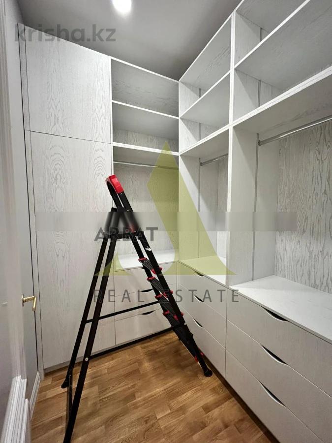 Фото Квартира, 5 комн, 250 м², 3/3 эт., 2018 г.п.