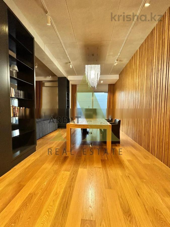 Фото Квартира, 5 комн, 300 м², 3/3 эт.