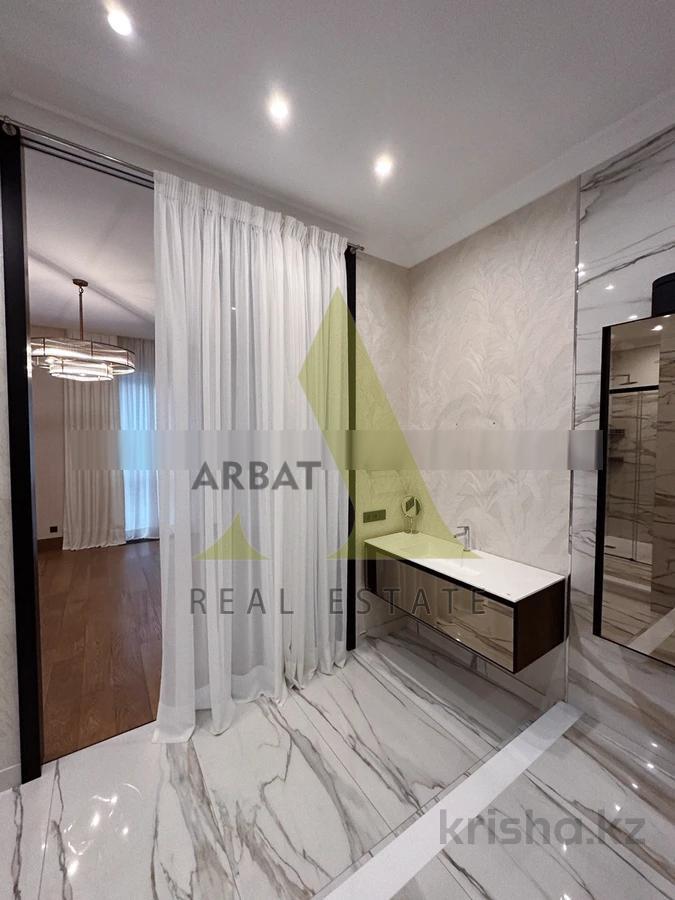 Фото Квартира, 4 комн, 238 м², 2 эт.