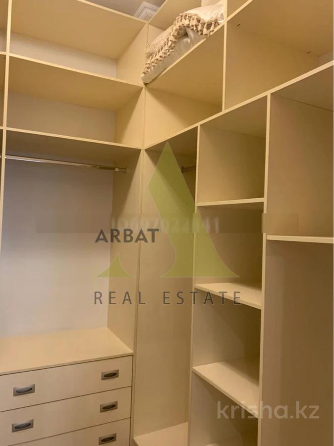 Фото Квартира, 4 комн, 253 м², 3/3 эт., 2009 г.п.
