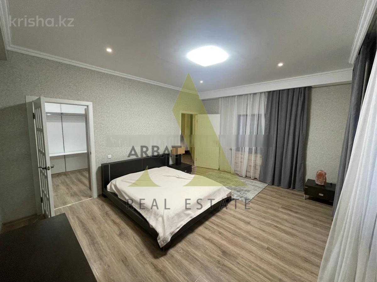 Фото Квартира, 5 комн, 220 м², 1/3 эт.