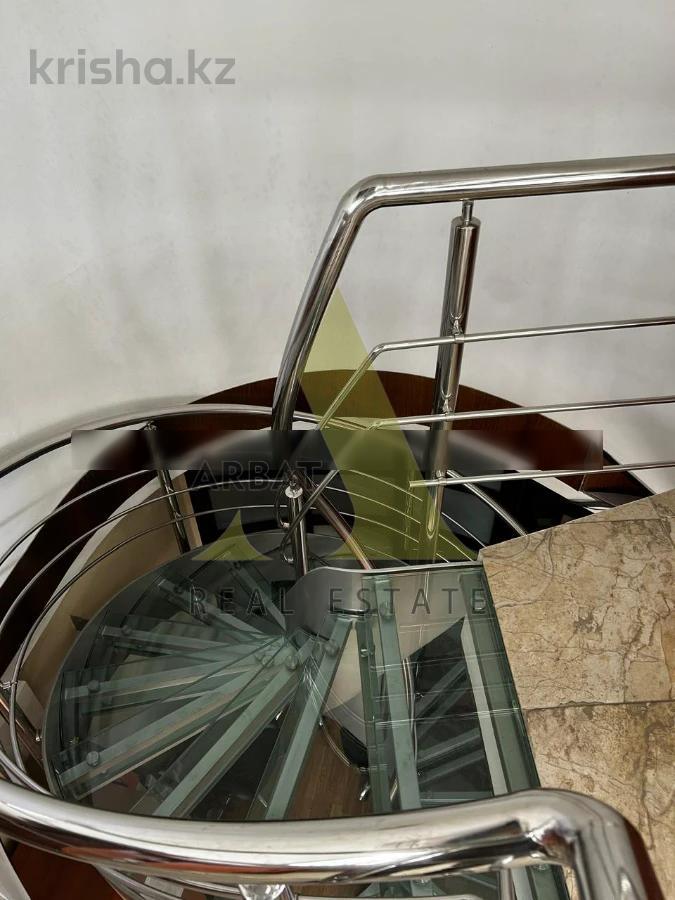 Фото Квартира, 4 комн, 215.3 м², 13/13 эт., 2002 г.п.