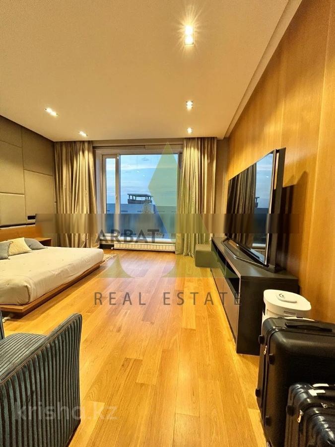 Фото Квартира, 5 комн, 300 м², 3/3 эт.