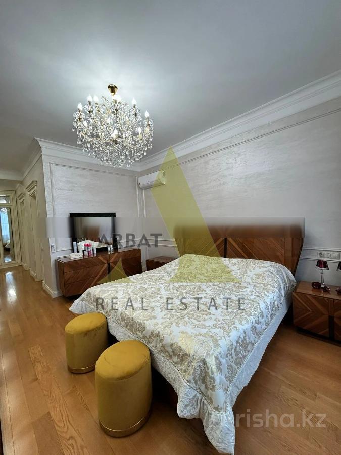 Фото Квартира, 3 комн, 150 м², 4/6 эт.