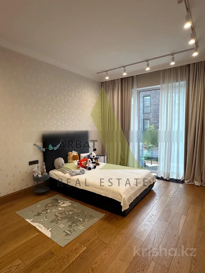 Фото Квартира, 4 комн, 238 м², 2 эт.