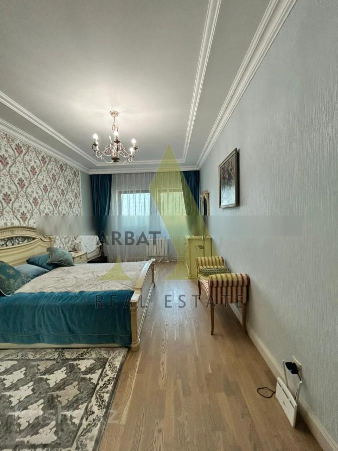 Фото Квартира, 4 комн, 190 м², 5/17 эт., 2005 г.п.