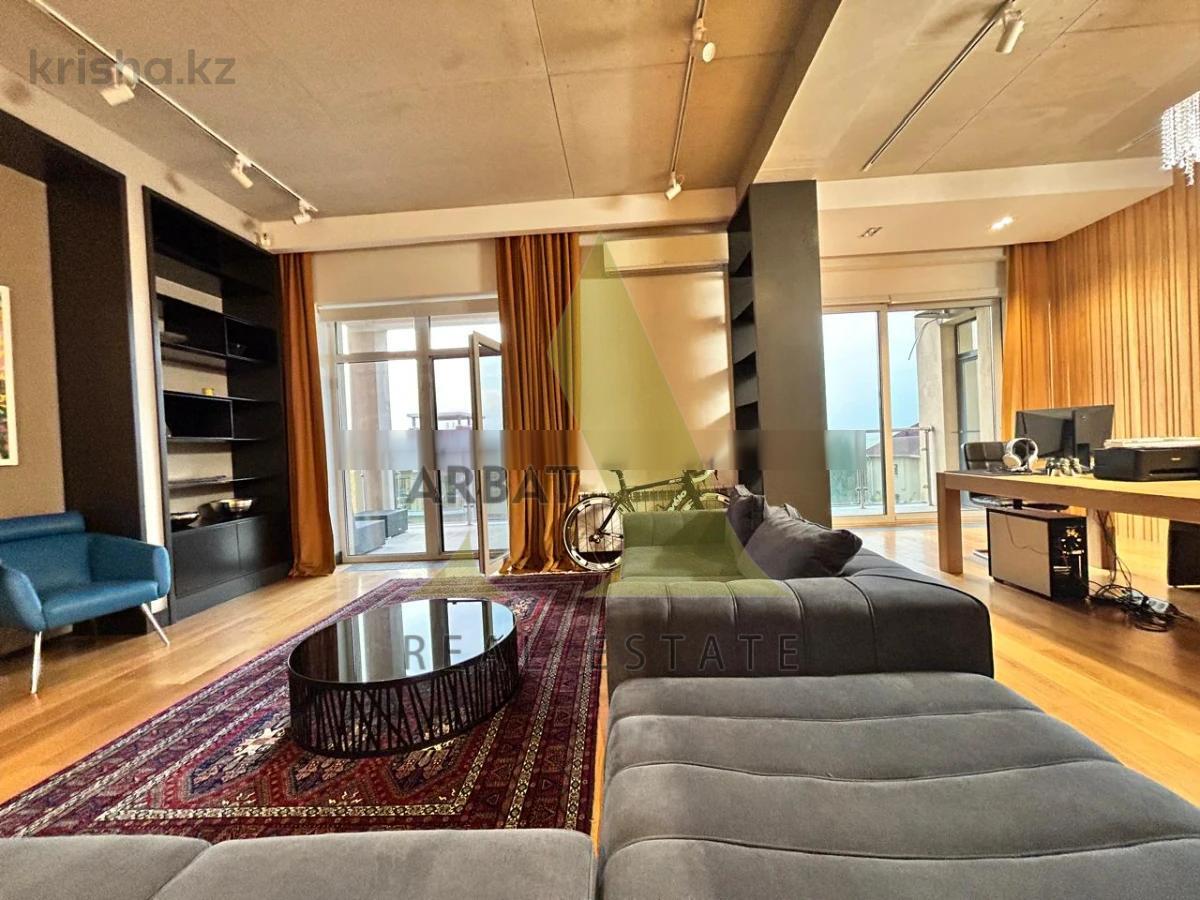 Фото Квартира, 5 комн, 300 м², 3/3 эт.