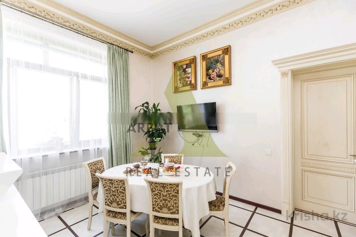 Фото Отдельный дом, 9 комн, 1090м²