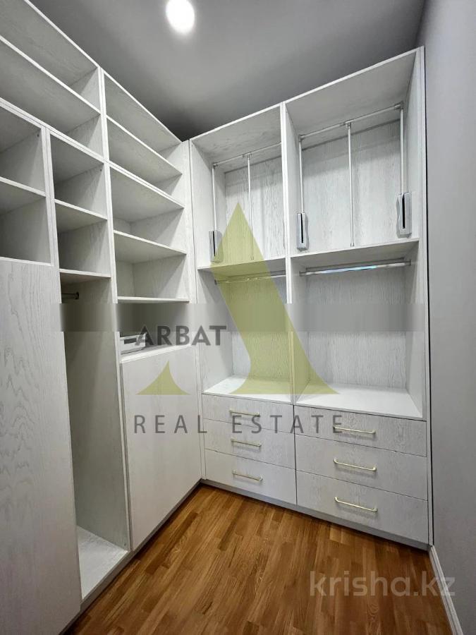 Фото Квартира, 5 комн, 250 м², 3/3 эт., 2018 г.п.