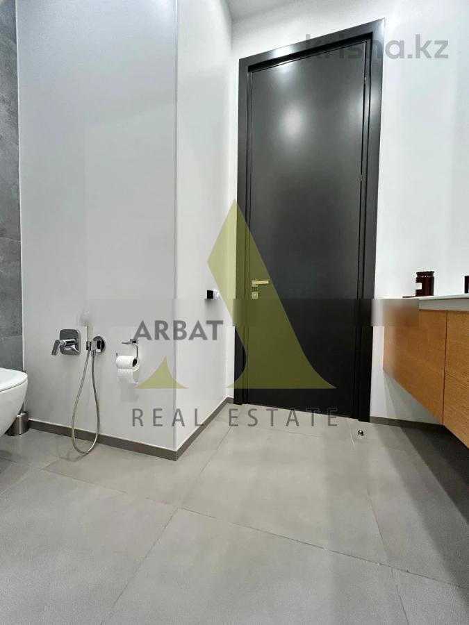 Фото Квартира, 5 комн, 300 м², 3/3 эт.