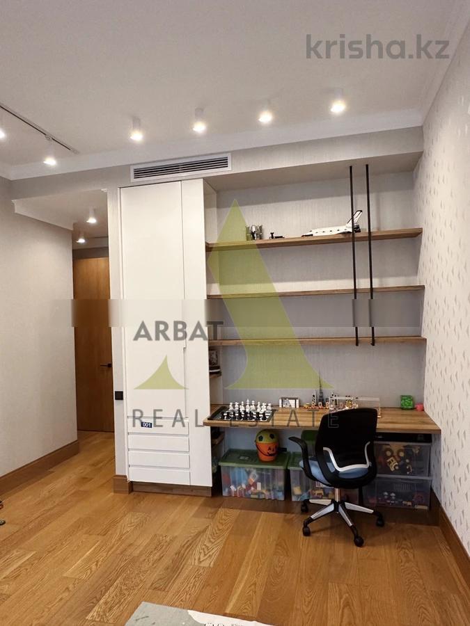 Фото Квартира, 4 комн, 238 м², 2 эт.
