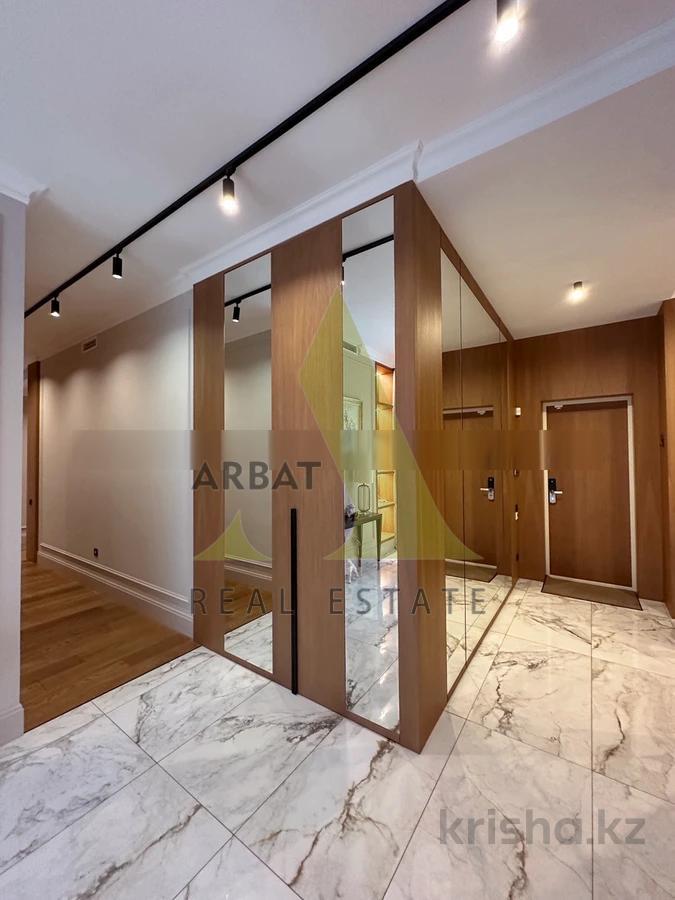 Фото Квартира, 4 комн, 238 м², 2 эт.