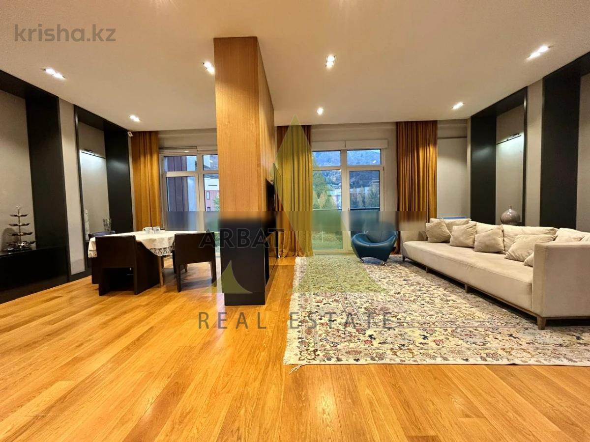 Фото Квартира, 5 комн, 300 м², 3/3 эт.