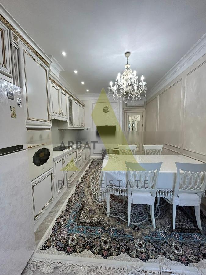 Фото Квартира, 3 комн, 150 м², 4/6 эт.