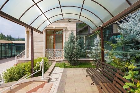 Фото Отдельный дом, 5 комн, 780м²