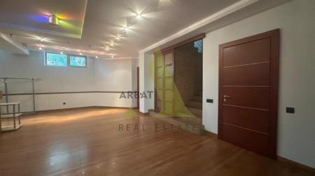 Фото Отдельный дом, 6 комн, 567м²