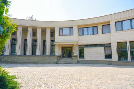 Фото Отдельный дом, 10 комн, 1300м²