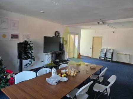 Фото Отдельный дом, 10 комн, 530м²