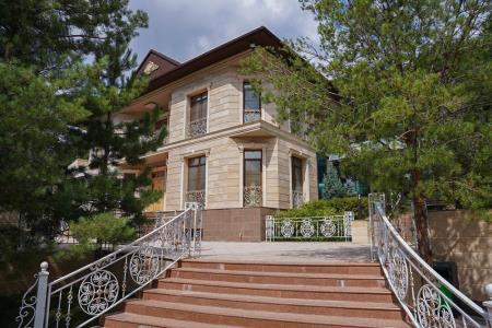 Фото Отдельный дом, 5 комн, 550м²