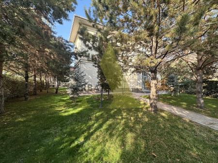 Фото Отдельный дом, 8 комн, 350м²